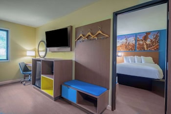 Suite, 2 Queen Beds, Non Smoking, Kitchenette