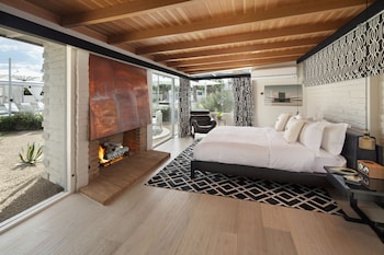 L'Horizon Fireplace Suite