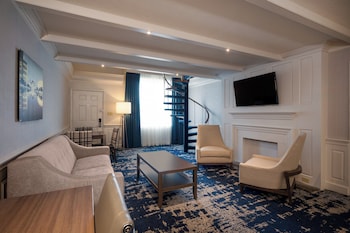 Duplex, 1 King Bed (Suite)