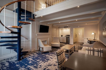 Duplex, 1 King Bed (Suite)