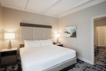 Junior Suite, 1 King Bed with Sofa bed