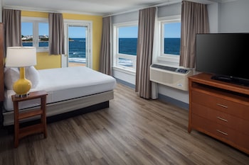 Ashworth Ocean Front, 1 King Bed, Balcony