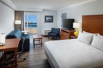 Ocean Front, 1 King Bed, Balcony