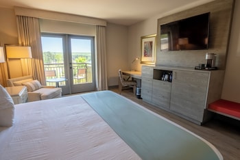 Room, 1 King Bed (Lodge and Spa Lake Side)
