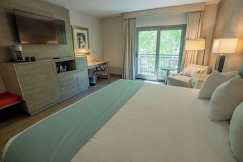 Room, 1 King Bed (Lodge and Spa Woodland Side)