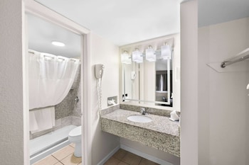 Room, 2 Queen Beds, Accessible, Non Smoking