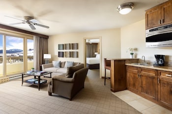 Suite, 1 Bedroom (Slopeside View)