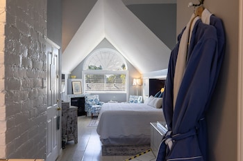 Suite, 1 King Bed, Balcony (Madaline's Suite)