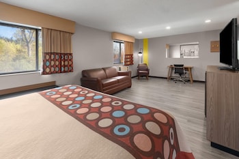 Studio Suite, 1 King Bed, Smoking
