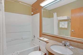 Standard Room, 1 Queen Bed