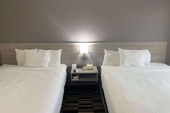 Room, Accessible, Non Smoking (Roll In Shower Refrigerator Microwave)