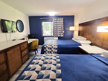 Deluxe Room, 2 Double Beds, Non Smoking