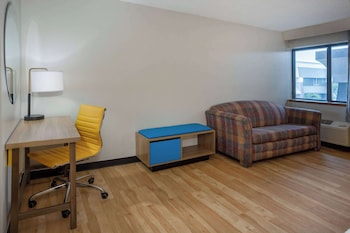 Studio Suite, 1 King Bed, Non Smoking