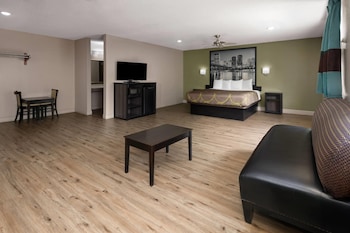 Studio Suite, 1 King Bed, Non Smoking