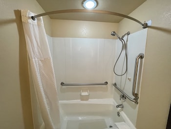 Room, 1 Queen Bed, Accessible, Non Smoking (Mobility Accessible)