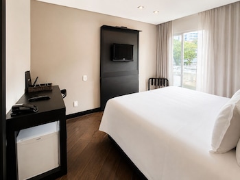 Deluxe Double Room, Mobility Accessible (PcD)