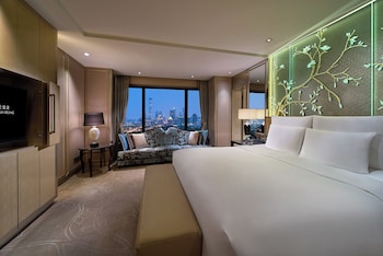 Deluxe Room, 1 King Bed, Non Smoking, River View