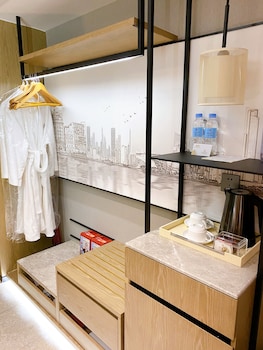 Landmark Theme River View Double Room