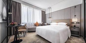 Landmark Theme River View Double Room