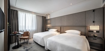 Landmark Theme River View Twin Room