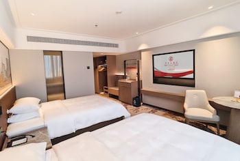 Landmark Deluxe City View Twin Room