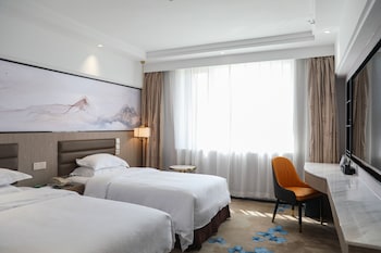 Huaxia Elegant City View Twin Room