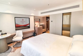 Landmark Deluxe City View Double Room