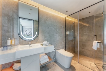Premium Room, 1 King Bed, City View (High Floor)