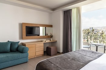 Family Room, City View