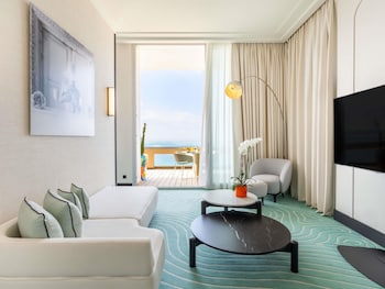 Signature Suite, 1 King Bed with Sofa bed, Terrace, Sea View