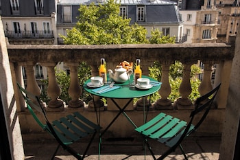 Premium Room, 1 King Bed, Balcony, City View