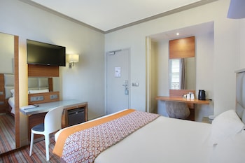 Room, Connecting Rooms (5 Pax)