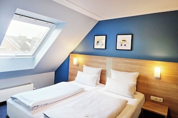 Suite, 1 Bedroom, Kitchen, Garden View