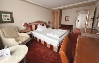 Standard Single Room, 1 Queen Bed