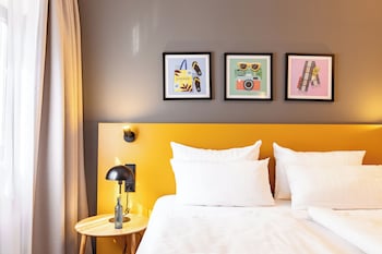 Standard Room, 1 Queen Bed