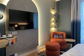 Room, 1 King Bed, Courtyard View