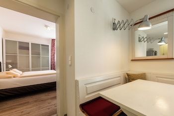 Standard Apartment, Multiple Beds (Cozy Sitting Corner)