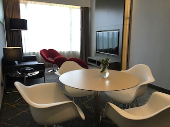 Premier Plus Suite King