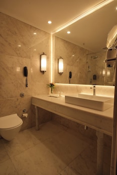 Superior Room, 1 King Bed