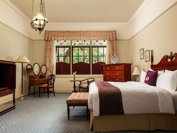 Majapahit Legendary Suite King Bed