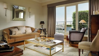 Penthouse Suite