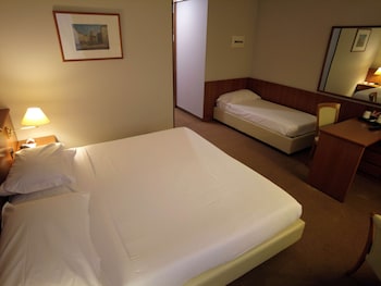 Standard Room, 1 King Bed (1 Extra Bed)