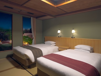 Suite Room with Tatami Area and Castle View Non Smoking