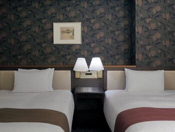 Superior Corner Twin Room with Castle View Non Smoking