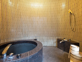 Suite Room with Tatami Area and Castle View Non Smoking