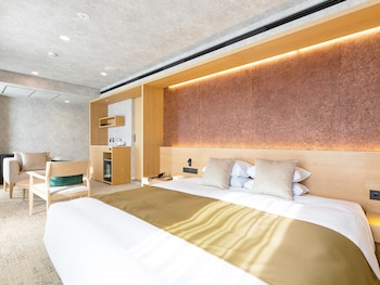 Deluxe King Double Room with City View Non Smoking