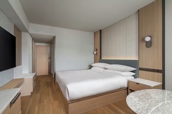 Club Room, 1 King Bed, Non Smoking