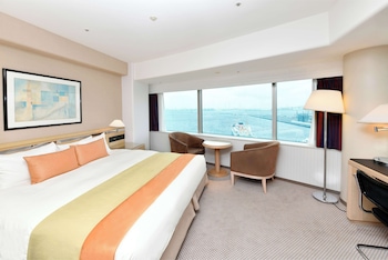 [Late Check-in at 5PM] Tower Bay View Double, Non Smoking