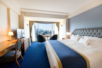 [Check-in 15:00] Tower Grand Club Floor Double, Non Smoking