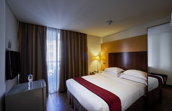Classic Room Resort View King Bed